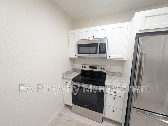 Building Photo - 1202 Truman St SE