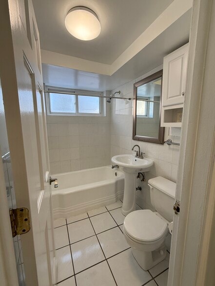 Building Photo - 40 Harrison St