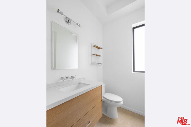 Building Photo - 1411 Roca Ln