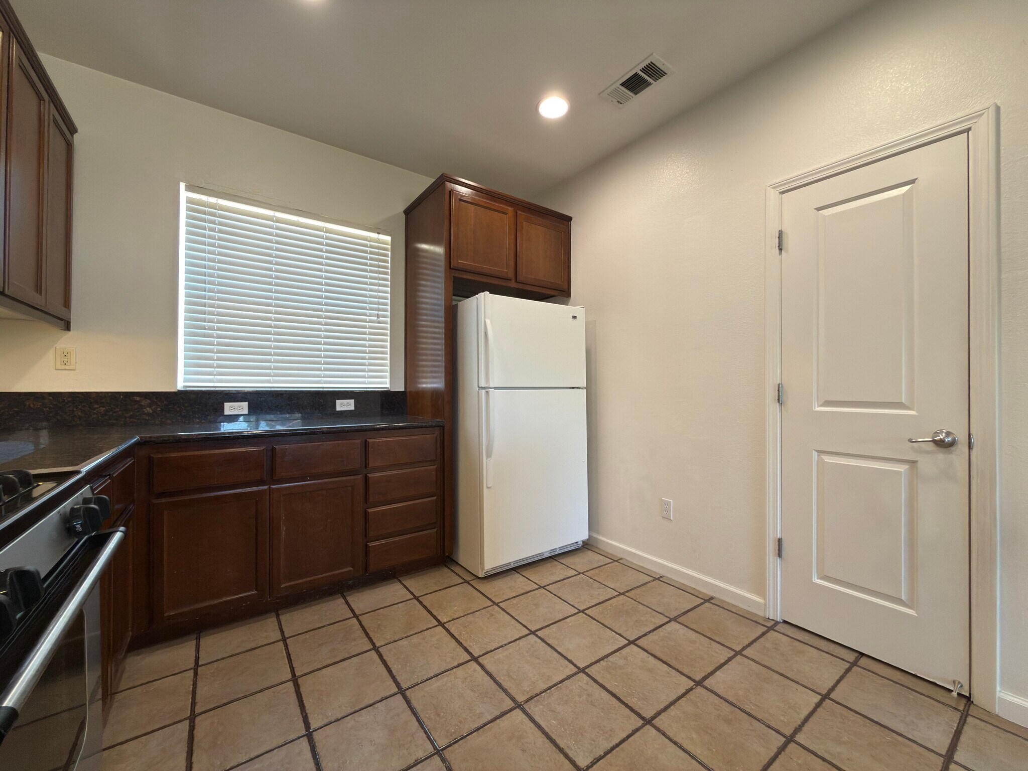Kitchen 2 - 300 Presidio St