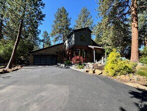 Building Photo - FOR RENT: FURNISHED LONG-TERM EXTREMELY CO...