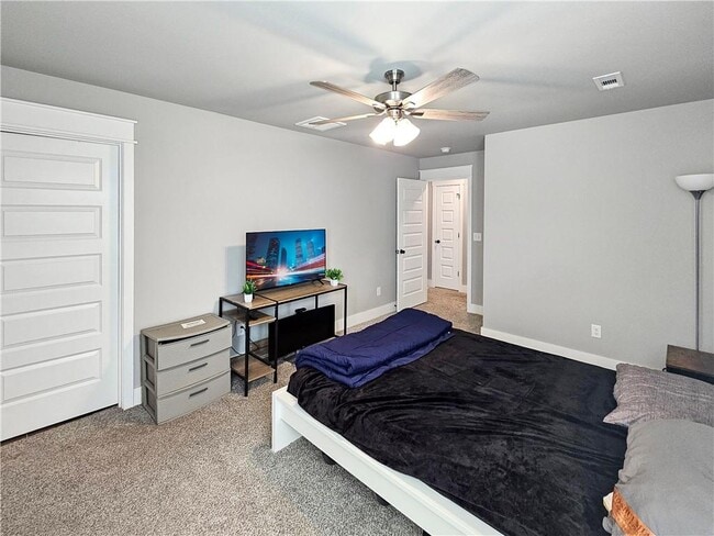 Building Photo - 2091 Bluebonnet Ln