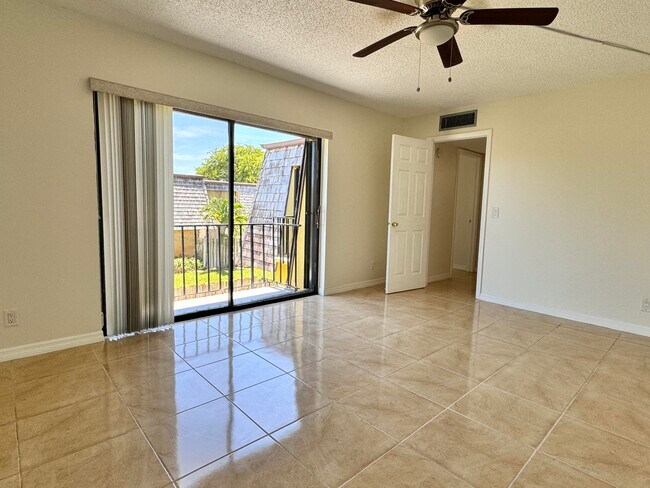 Building Photo - 203 Lake Arbor Dr