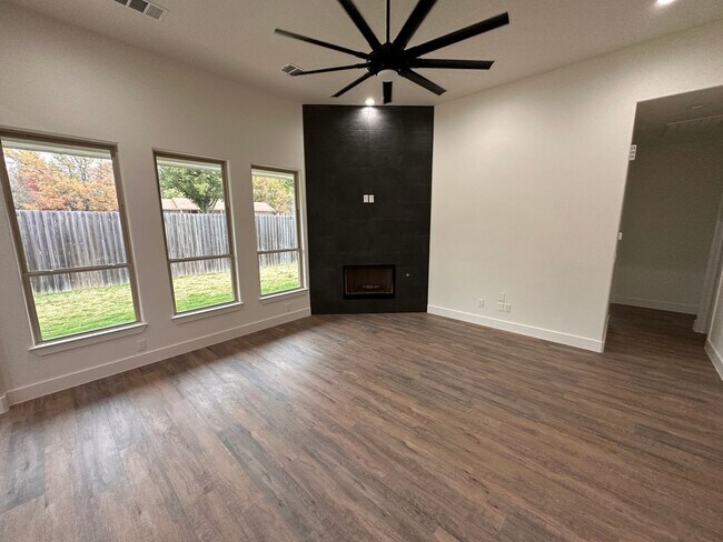 Building Photo - 4/3 Home - Mt. Pleasant Country Club