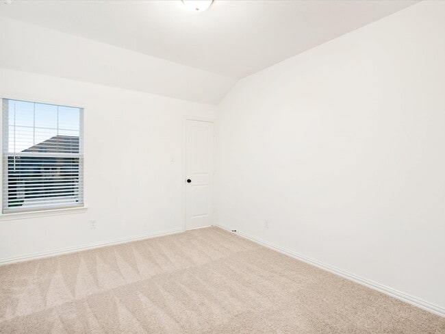 Building Photo - 2116 Sunnymede Dr