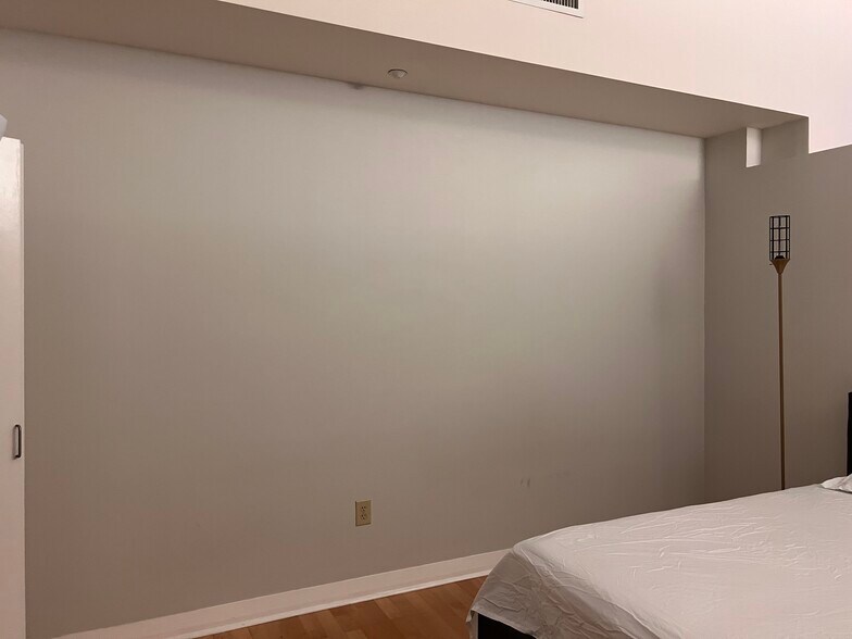 Building Photo - 237 Granby St