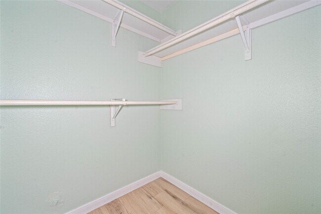 Building Photo - 10950 Linden Gate Dr