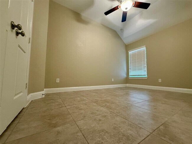 Building Photo - 18211 County Shores Ln