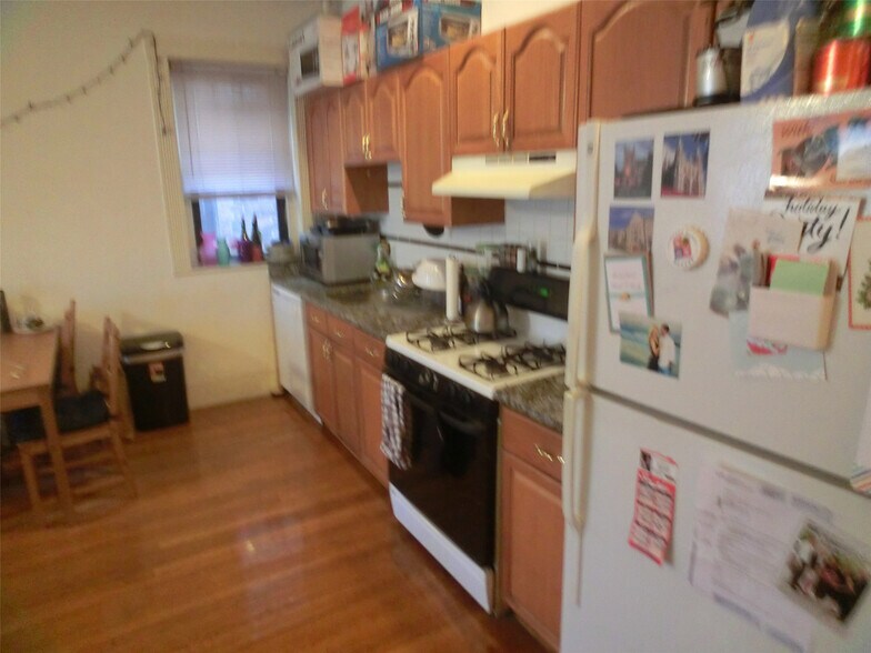 Building Photo - 1412 Commonwealth Ave