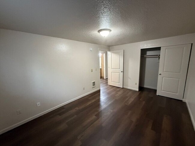 Building Photo - 1019 Boedies Dr