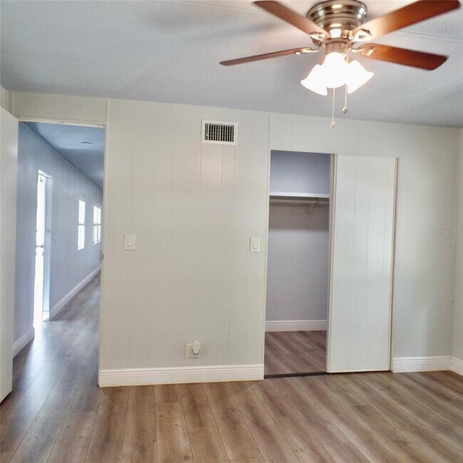 Building Photo - 4637 Fox Ridge Blvd