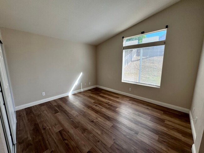 Building Photo - 3 bedroom Temecula home available for LEASE!