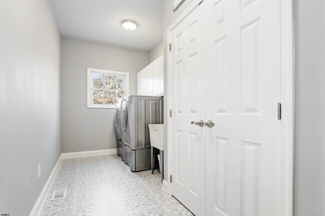 Building Photo - 113 Lighthouse Ln