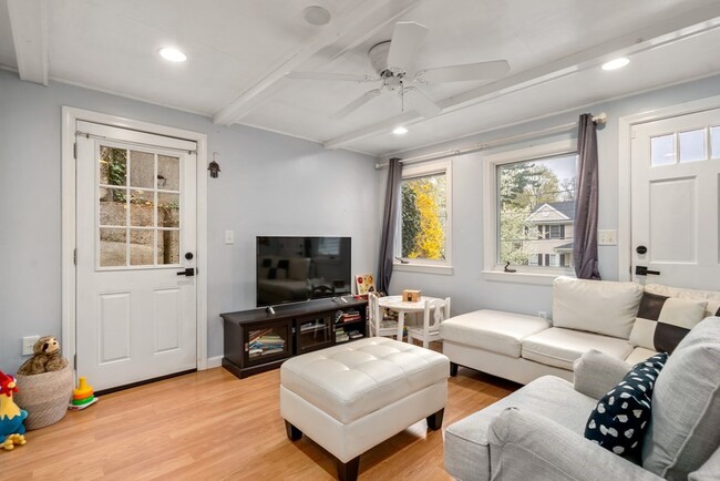 Building Photo - 20 Elmwood Ave