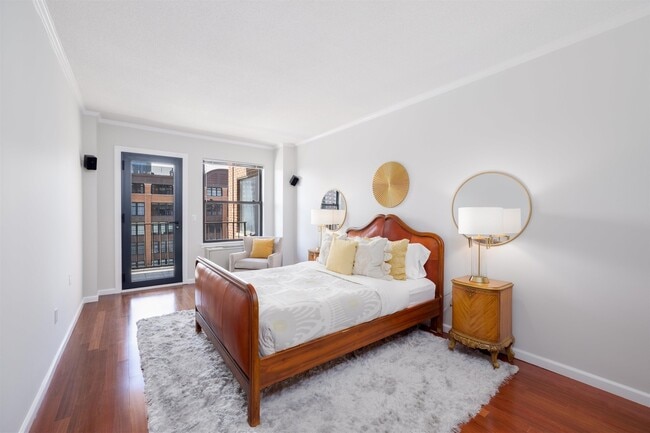 Building Photo - 1 Greene St