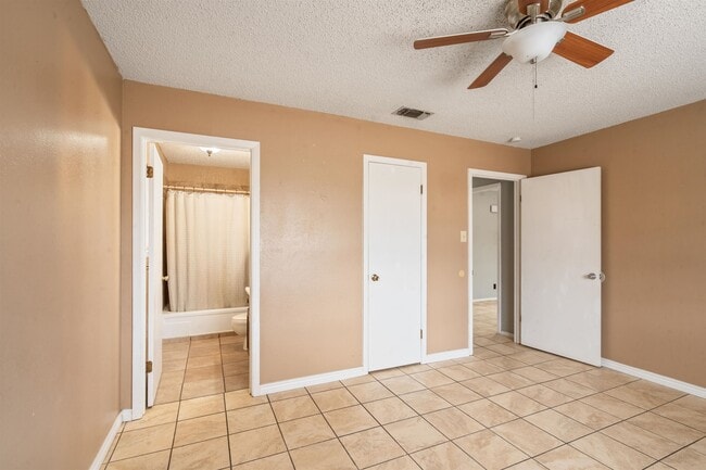 Building Photo - 334 Inspiration Way