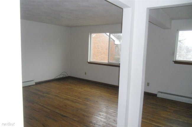 Building Photo - 2 br, 1 bath Apartment - 224 Harry L Dr TLC