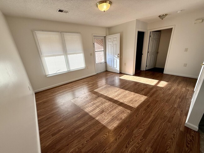 Building Photo - 33 Driftwood Cir