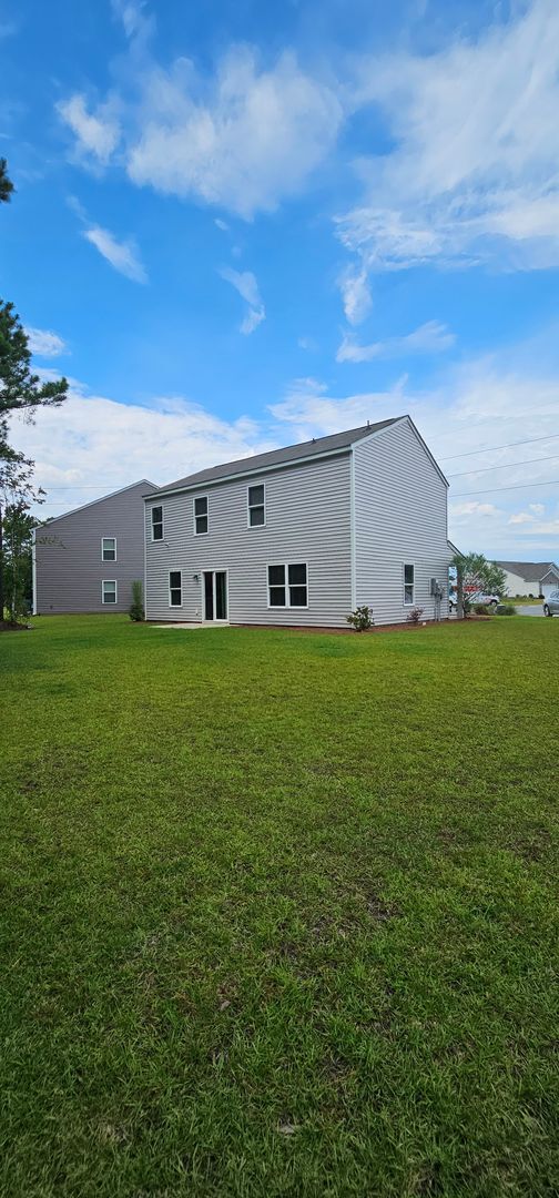 Building Photo - Luxury Meets Privacy in This 4-Bedroom Cul...