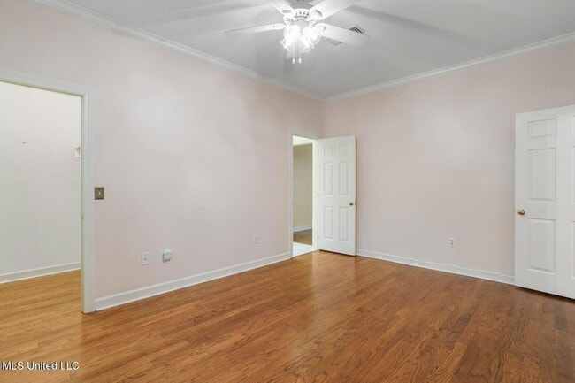 Building Photo - 246 Eastbrooke St