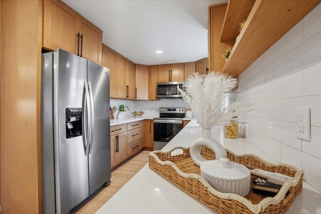 Building Photo - Concord Stunning! fully remodeled 3 bedroom 2 bathroom single family home w/ 2 car garage