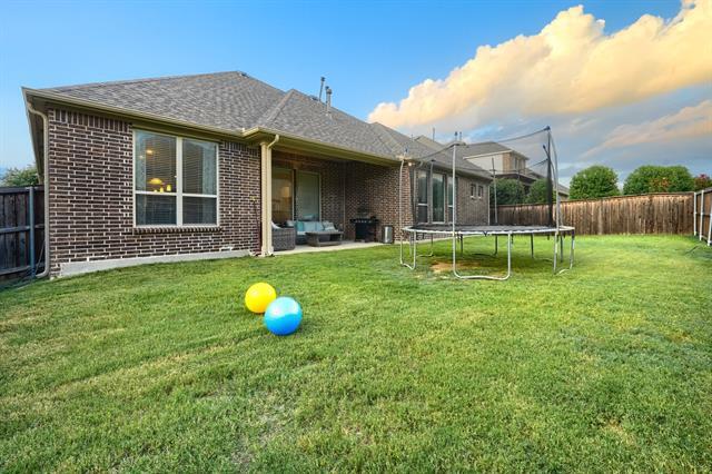 Building Photo - 949 Byron St