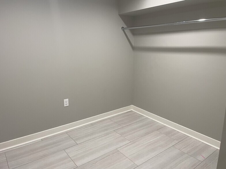 Large walk-in closet - 460 E Pharr Rd