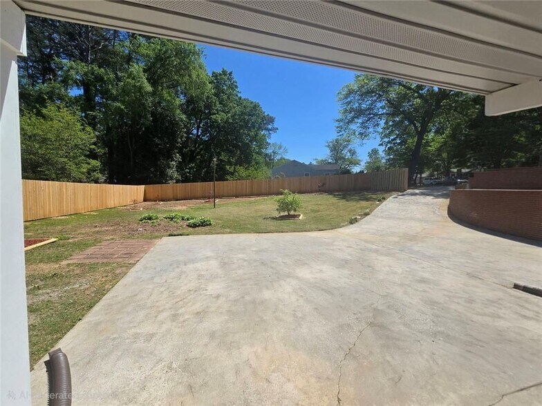 Building Photo - 3420 Northside