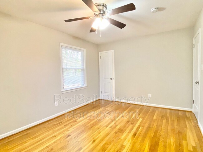 Building Photo - 116 Glade Rd