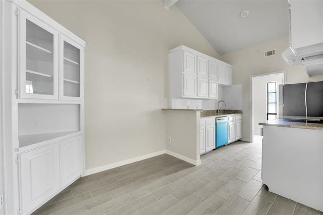 Building Photo - 405 S Las Vegas Trail