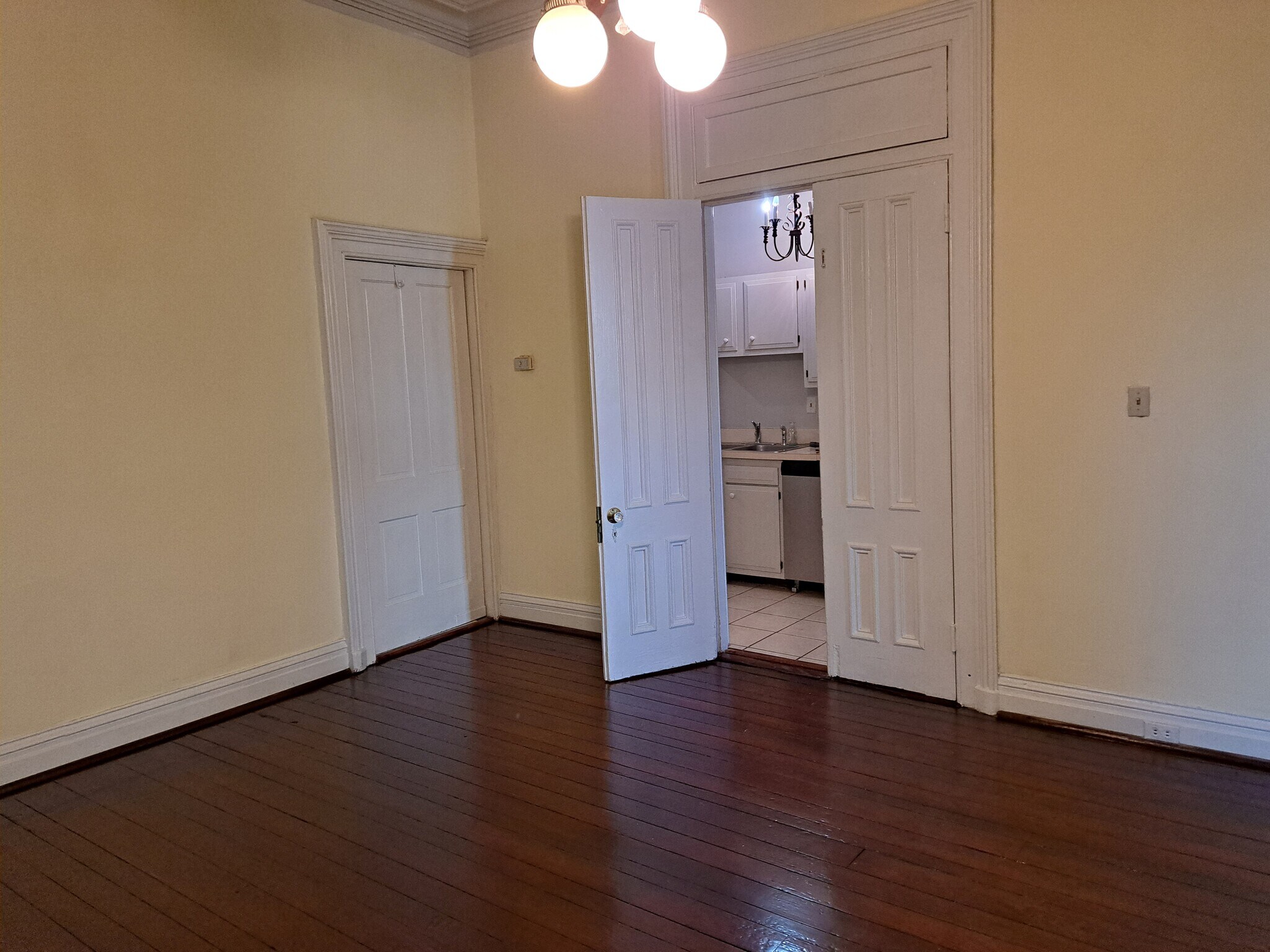 Building Photo - 364 Middle St