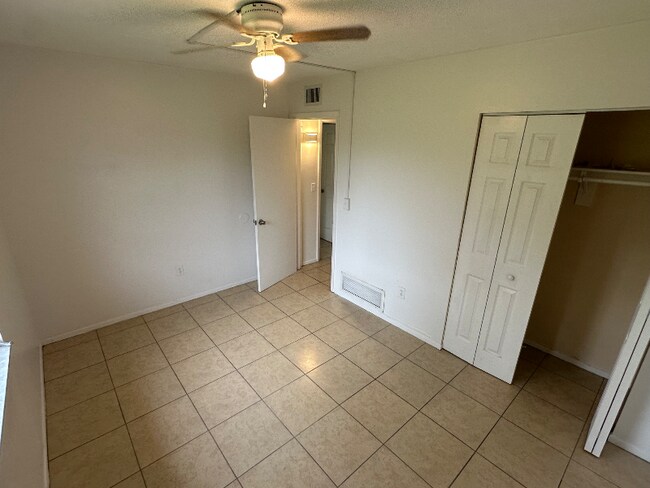 Building Photo - 5760 Gallatin Ln