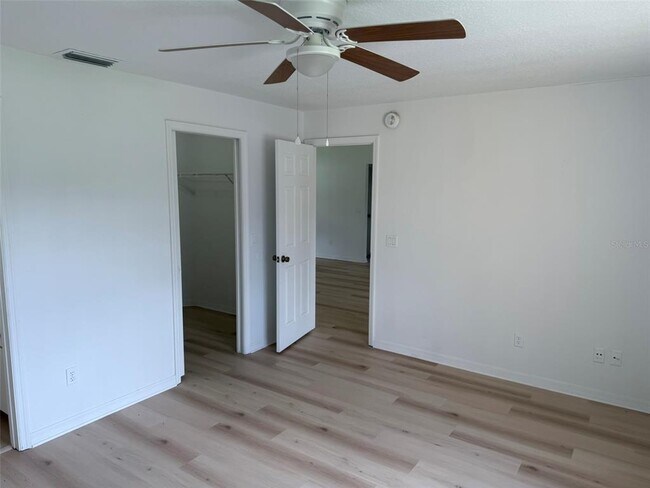 Building Photo - 6 Prince Manfred Pl