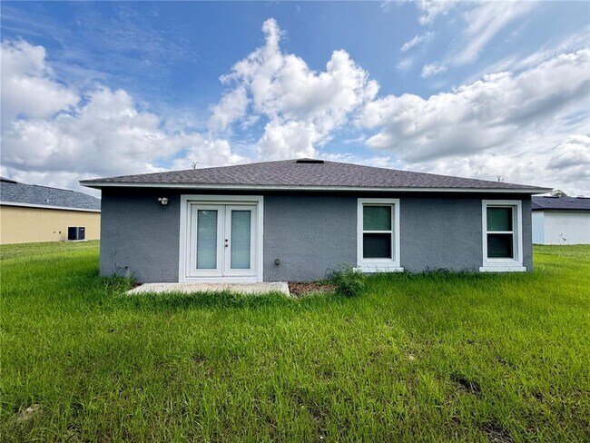 Building Photo - 13481 SW 60th Ave