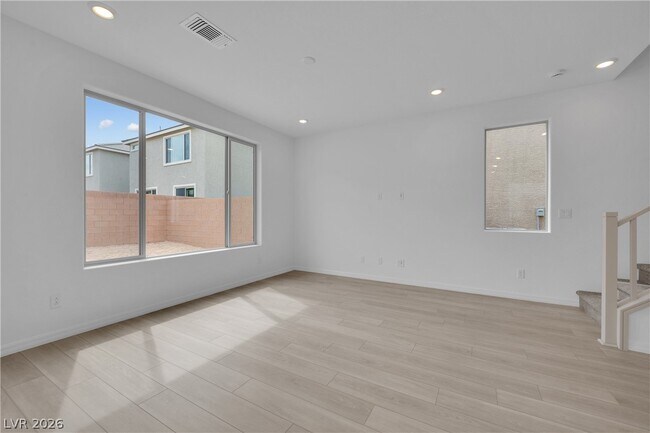 Building Photo - 5925 Obsidian Sky Ave