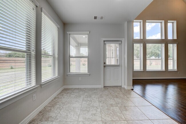 Building Photo - 27502 Wilson Run Ln