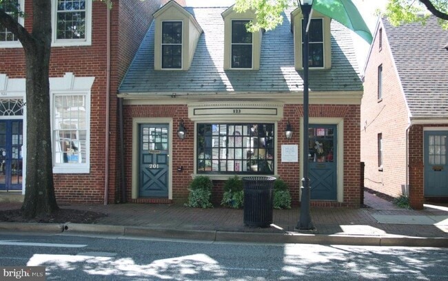 Building Photo - 123 N Washington St