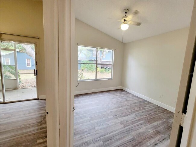 Building Photo - 5977 Braemar Pl