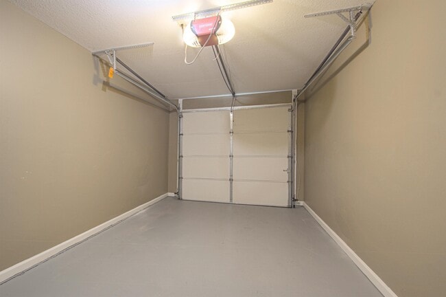 Building Photo - 6905 E 112th St