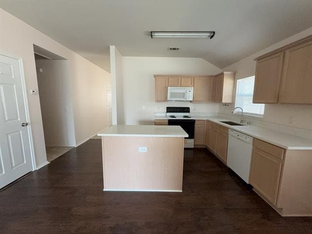 Building Photo - 3003 Elderberry Dr