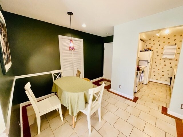 Building Photo - 19 Wiget St