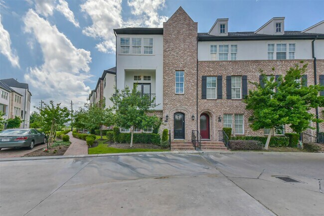 Building Photo - 9450 London Bridge Station