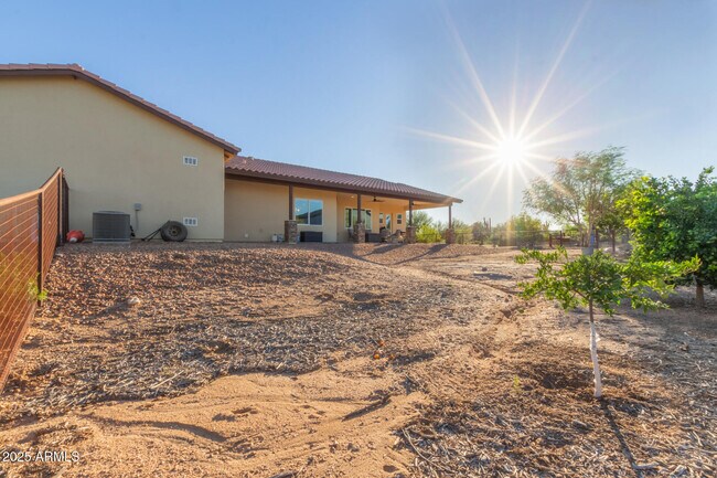 Building Photo - 17316 E Quail Track Rd