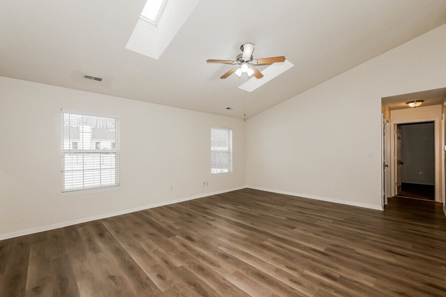 Building Photo - 8406 Southern Springs Way