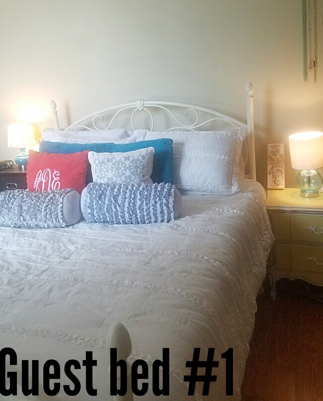 Building Photo - 407 E Hull St