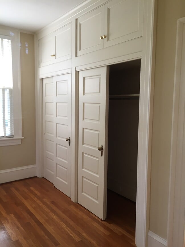 Dressing Room - 1403 N Augusta St