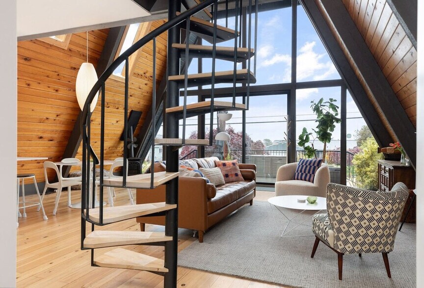 Building Photo - 3711 S Shorewood Ave