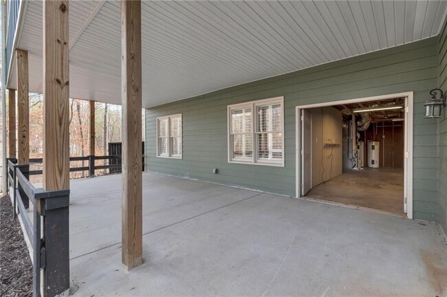 Building Photo - 180 Forest Glen Dr
