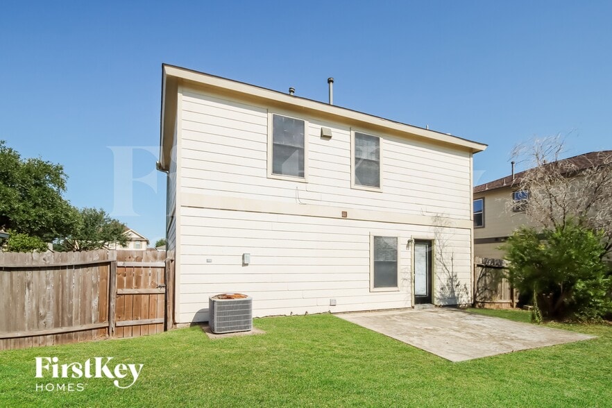 Building Photo - 6523 Fairbrook Park Ln