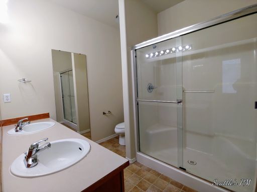 Building Photo - Large 3 Story Townhome with Tandem Garage!